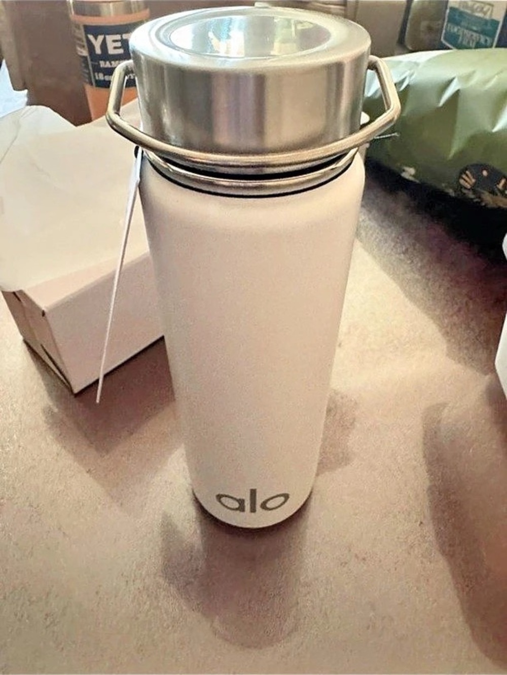 Alo Yoga Water Bottle in White NWT